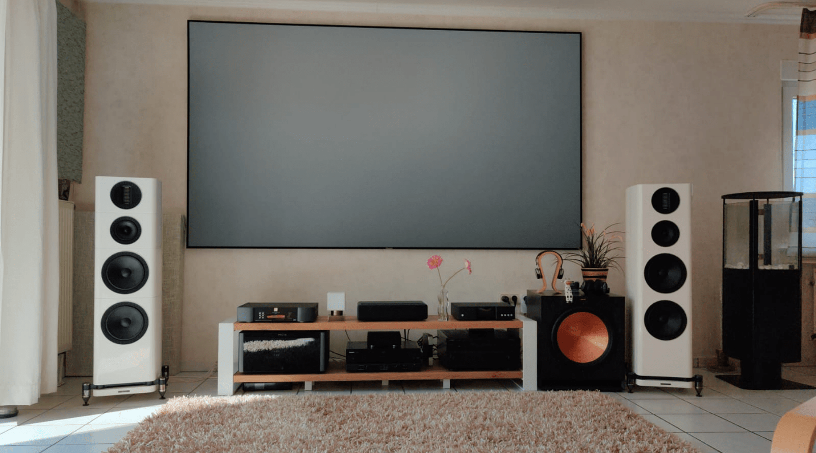 Find Your Perfect Sound: A Comprehensive Guide to Choosing the Right Speakers from KWT Tech Mart - KWT Tech Mart